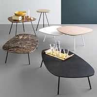 TWEET Coffee table with shaped top and metal base, d39 cm