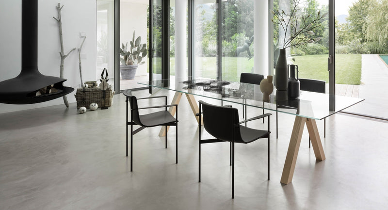 SESTO Stol s pravokutnom pločom i prekriženim nogama