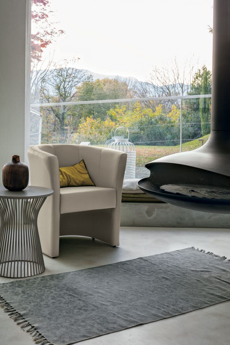 LINDA Tapecirana fotelja