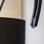 SOTT'ARCHI Podna lampa koja pruža podesivo izravno svjetlo