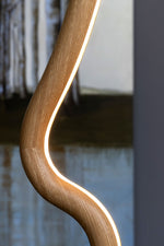 Vis a Vis Podna svjetiljka s prigušivom LED diodom i oblikovanom strukturom od drva