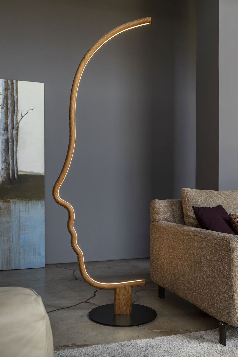 Vis a Vis Podna svjetiljka s prigušivom LED diodom i oblikovanom strukturom od drva