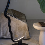 Vis a Vis Podna svjetiljka s prigušivom LED diodom i oblikovanom strukturom od drva