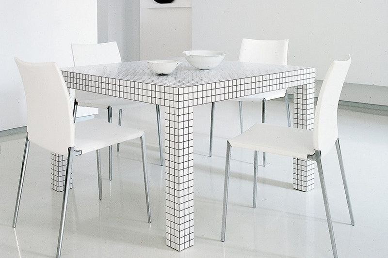 Quaderna 2600 Table