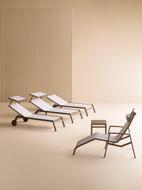 VICTOR floating lounger