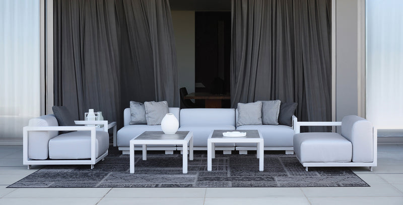 VICTUS Outdoor dining table