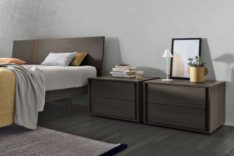 VIP noćni ormarić s ladicama